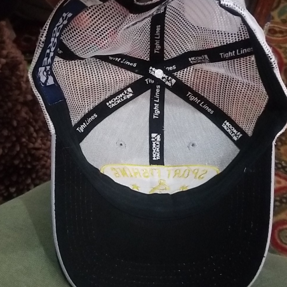 Hook & Tackle Snap back - Picture 5 of 5